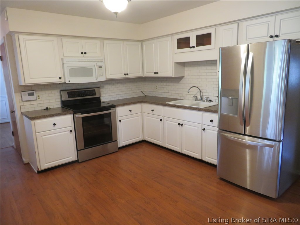 1912 Bono Road New Albany, IN 47150 - Photo 8 of 33 Kitchen