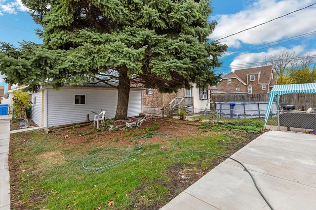 a view of a room with an empty space