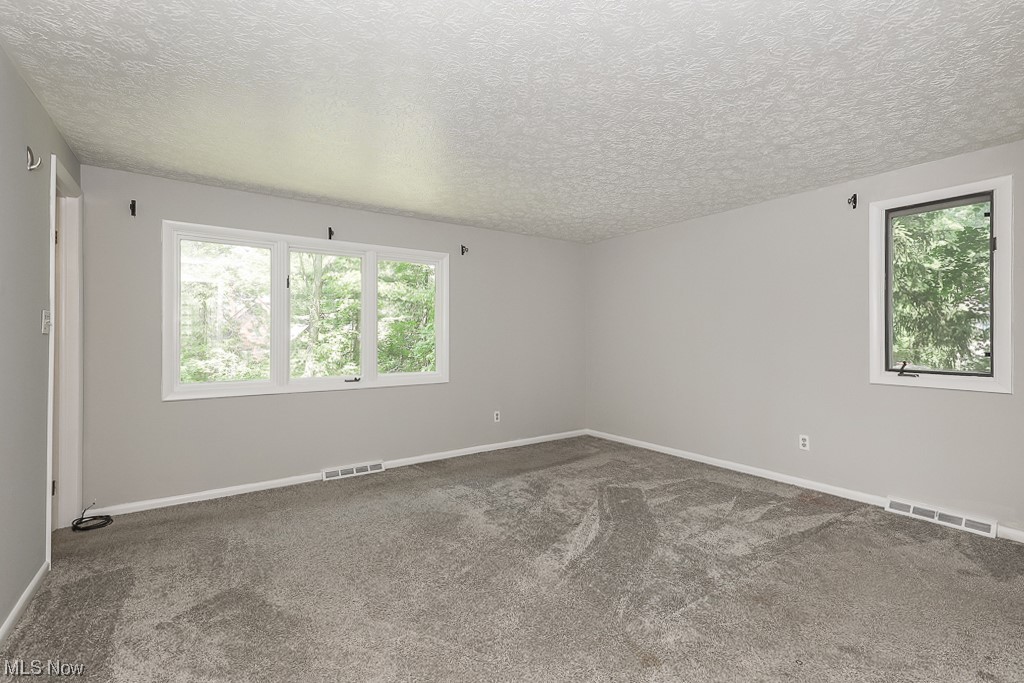 2268 Stillman Road Cleveland, OH 44118 - Photo 13 of 35