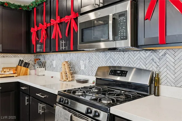 $415,000 | 9649 Oliver Hls Avenue, Las Vegas, NV 89143