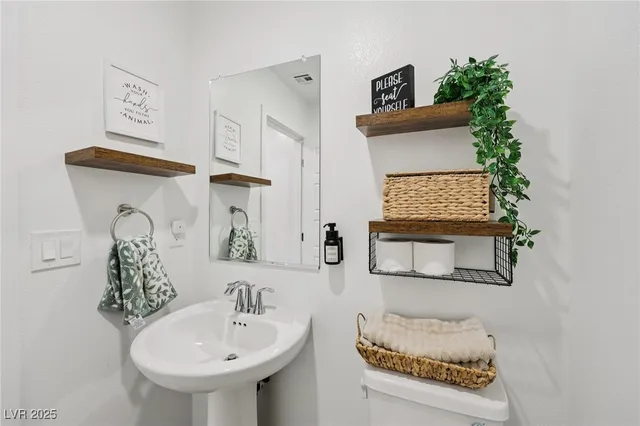 $415,000 | 9649 Oliver Hls Avenue, Las Vegas, NV 89143