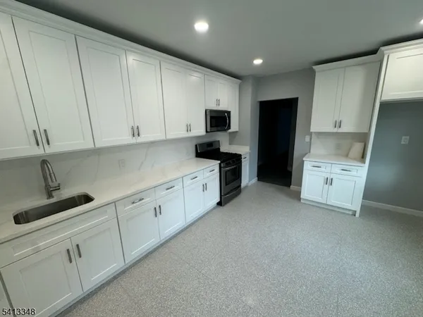 $2,900 | 812 Bayway, Unit 1A, Elizabeth, NJ 07202