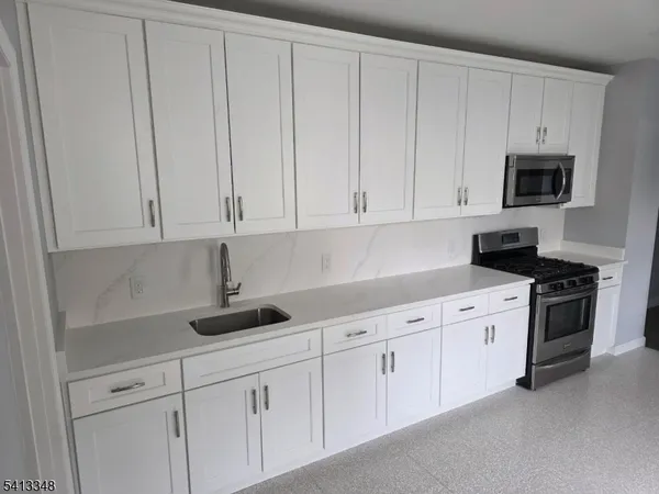 $2,900 | 812 Bayway, Unit 1A, Elizabeth, NJ 07202