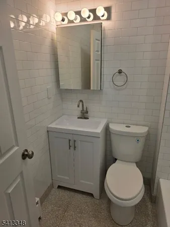 $2,900 | 812 Bayway, Unit 1A, Elizabeth, NJ 07202