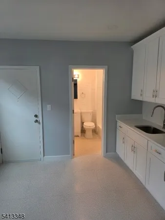 $2,900 | 812 Bayway, Unit 1A, Elizabeth, NJ 07202