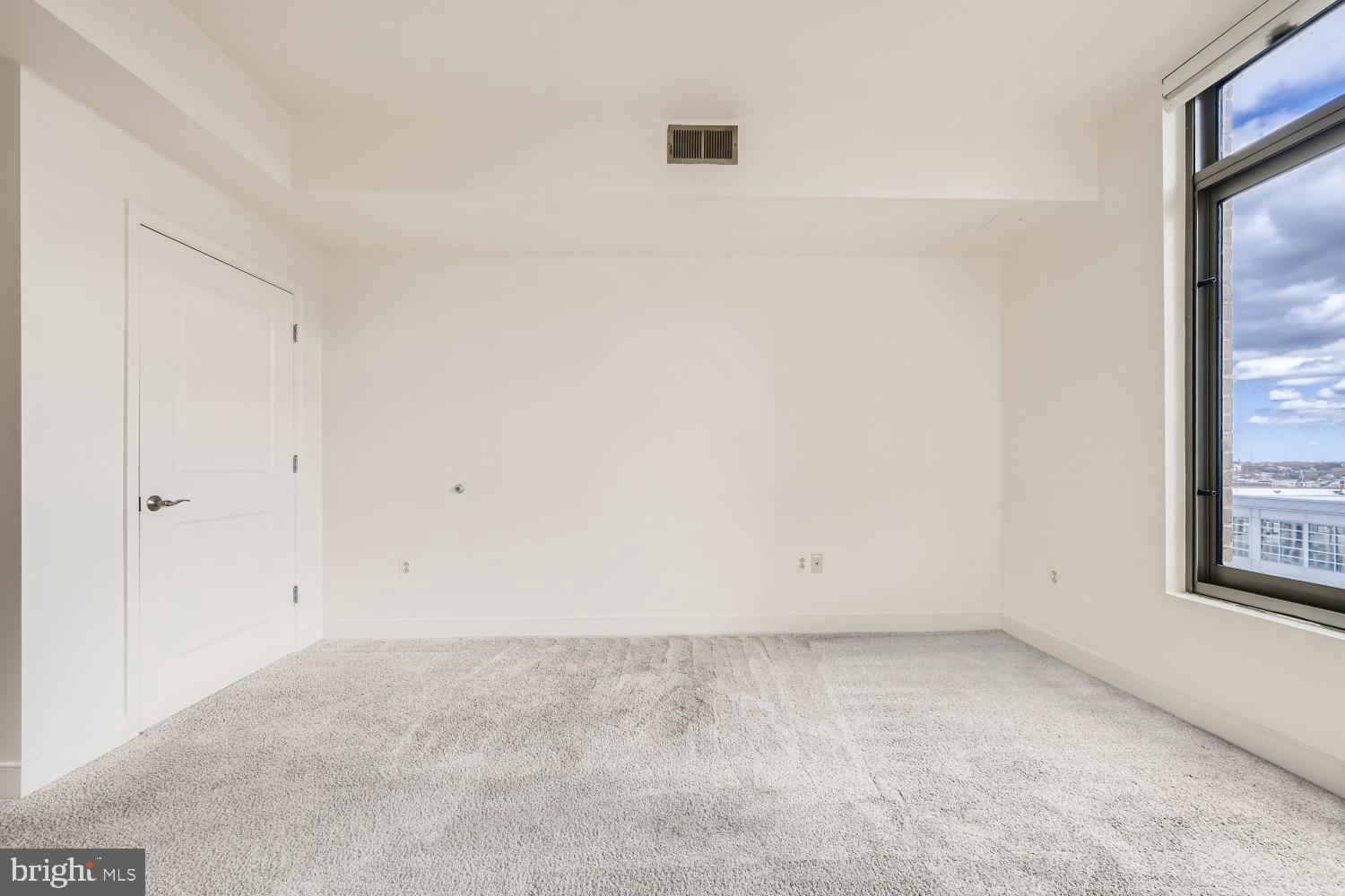 675 President Street, Unit 1709 Baltimore, MD 21202 - Photo 26 of 31 2nd bedroom