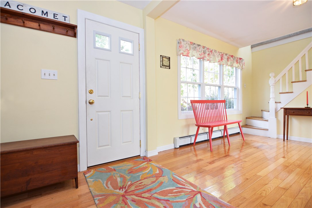 37 Baron Road Barrington, RI 02806 - Photo 3 of 31