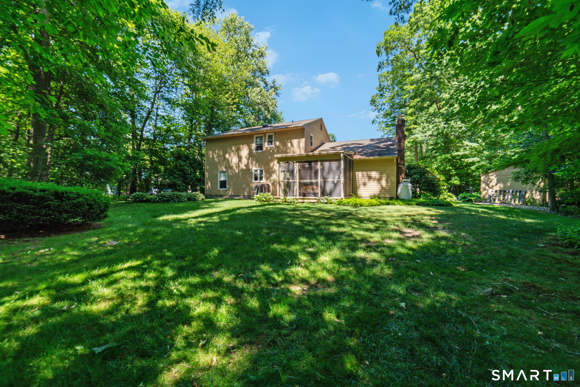 105 Inwood Lane Bristol, CT 06010 - Photo 5 of 40