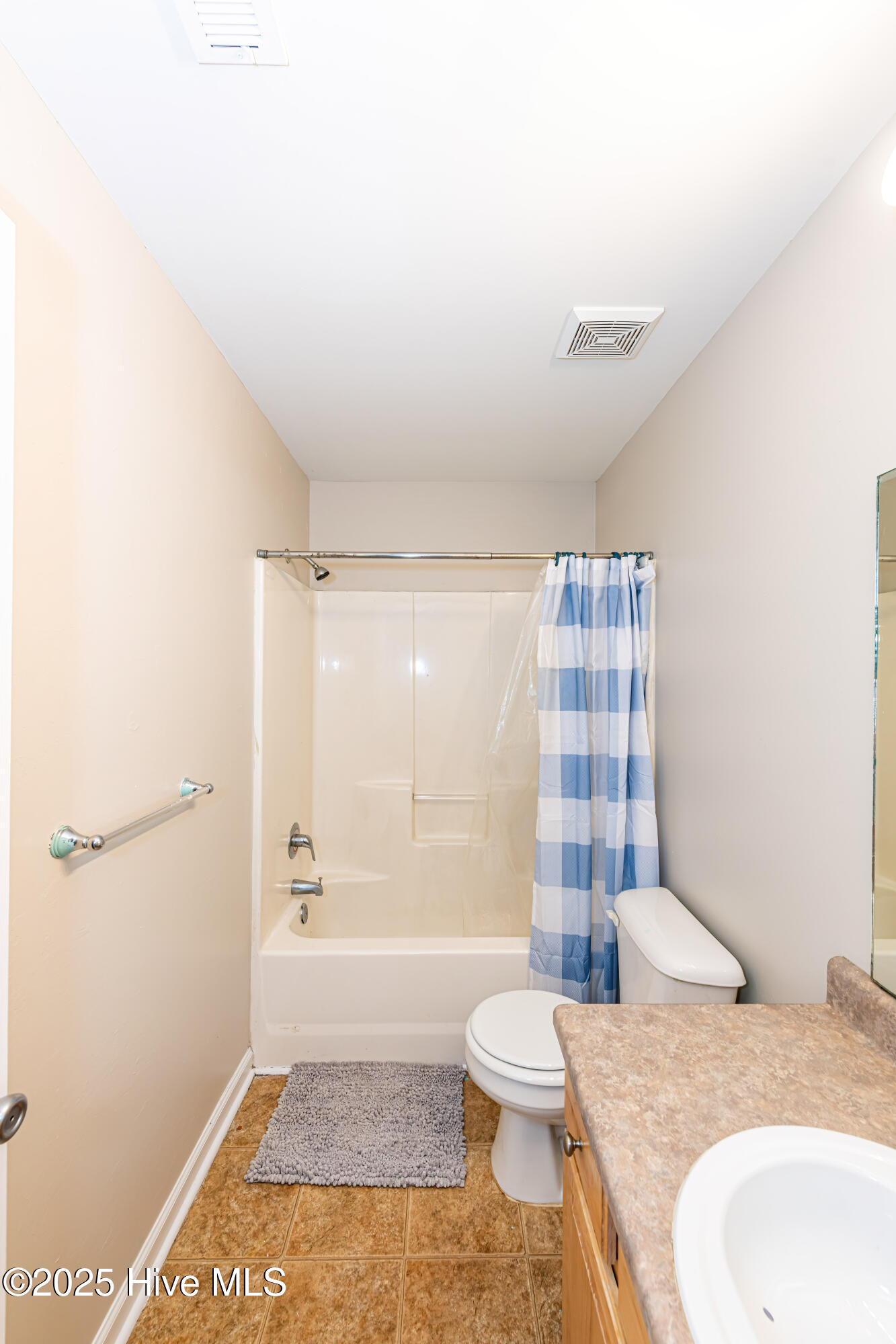 472 Comfort Road Richlands, NC 28574 - Photo 29 of 42 Hall Bathroom (1 of 3)