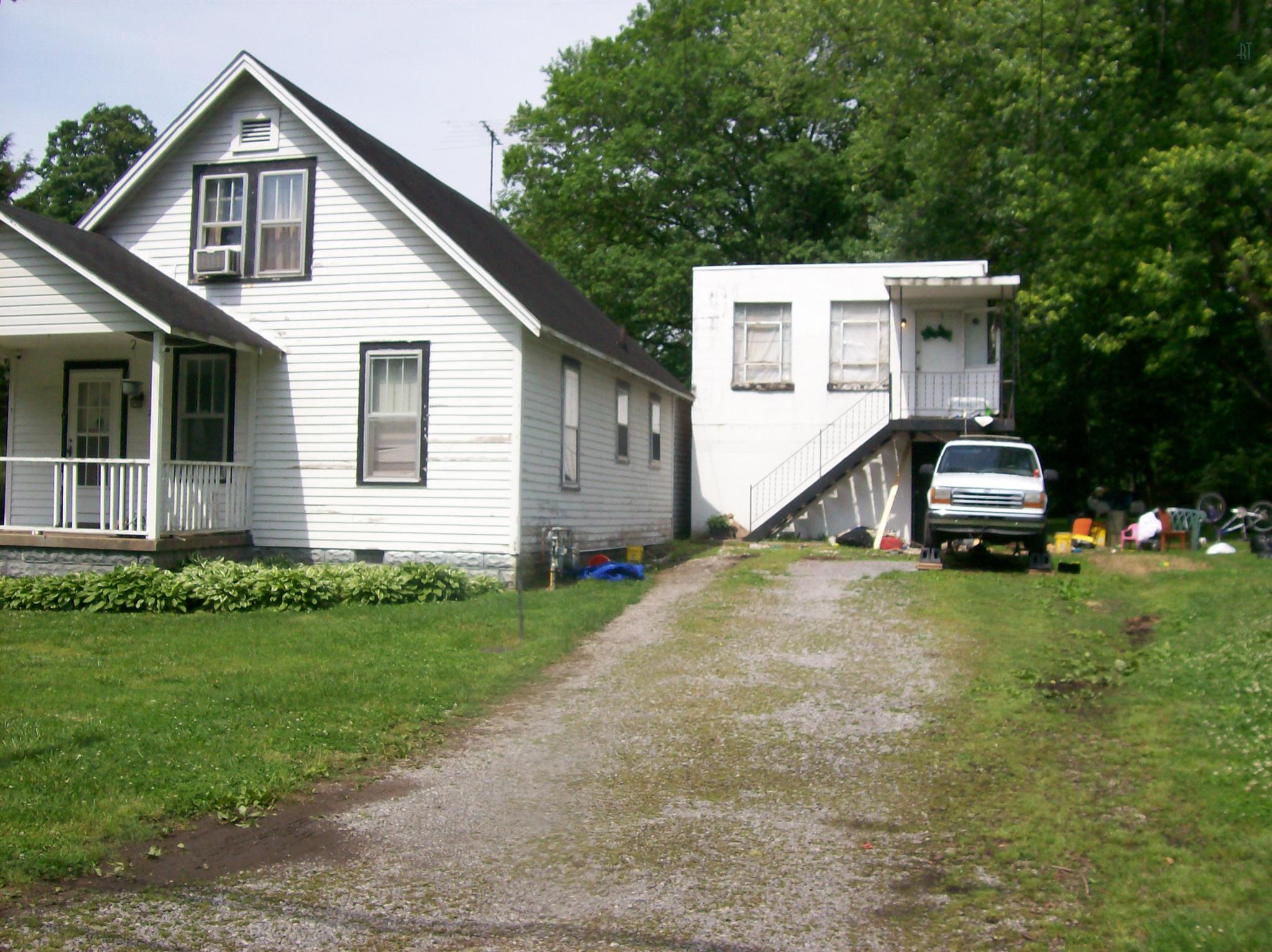 203 Circle Drive Springfield, TN 37172 - Photo 2 of 2 Garage under apartment as well!