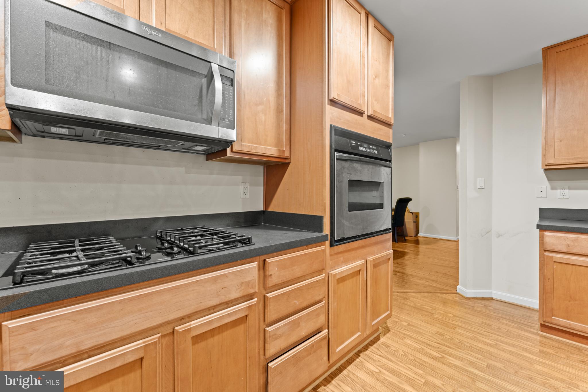 9510 Coyle Road, Unit 201 Owings Mills, MD 21117 - Photo 11 of 34 Stove, microwave, oven