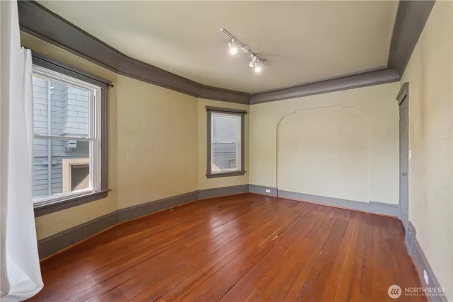 $3,995 | 704 Warren Avenue North, Seattle, WA 98109