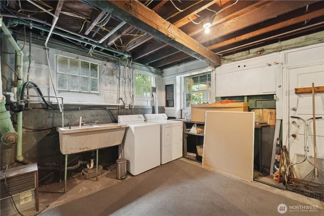 $3,995 | 704 Warren Avenue North, Seattle, WA 98109