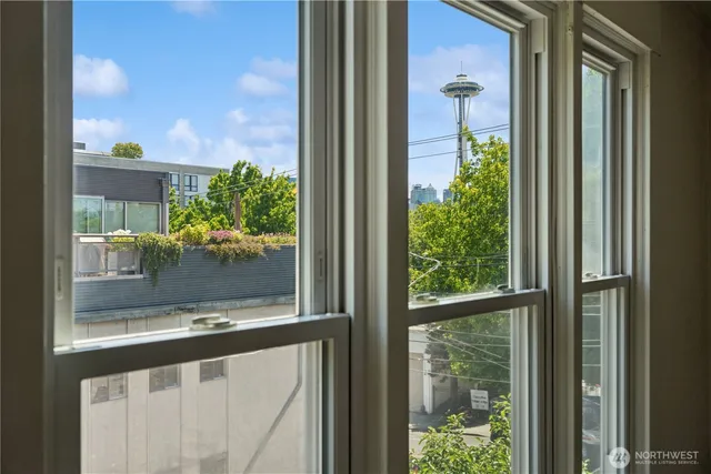 $3,995 | 704 Warren Avenue North, Seattle, WA 98109