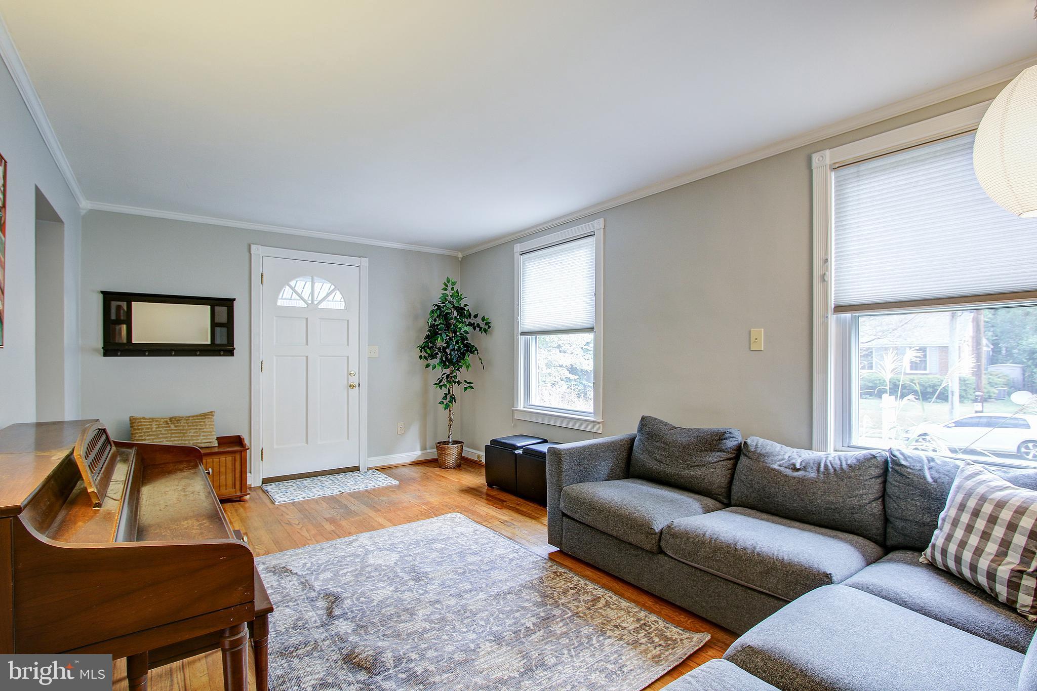 9124 Bradford Road Silver Spring, MD 20901 - Photo 4 of 25