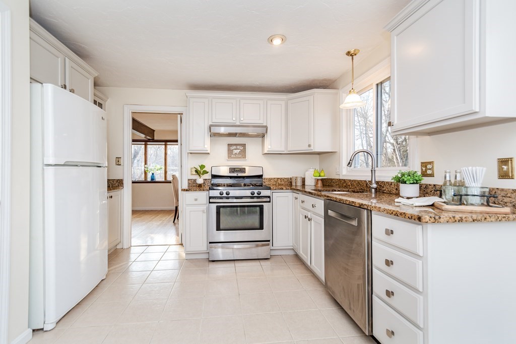 25 River Road Andover, MA 01810 - Photo 8 of 42 Gallery Image 8