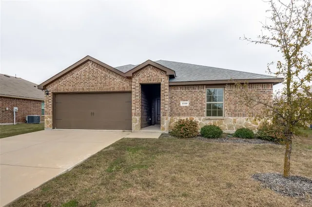 $1,750 | 1319 Lowhill Drive, Royse City, TX 75189