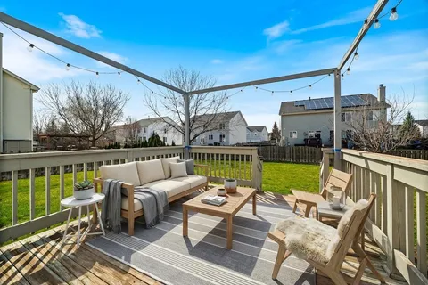 $465,000 | 579 West Caldwell Drive, Round Lake, IL 60073