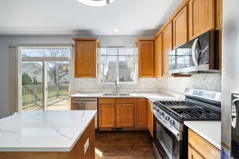 $465,000 | 579 West Caldwell Drive, Round Lake, IL 60073