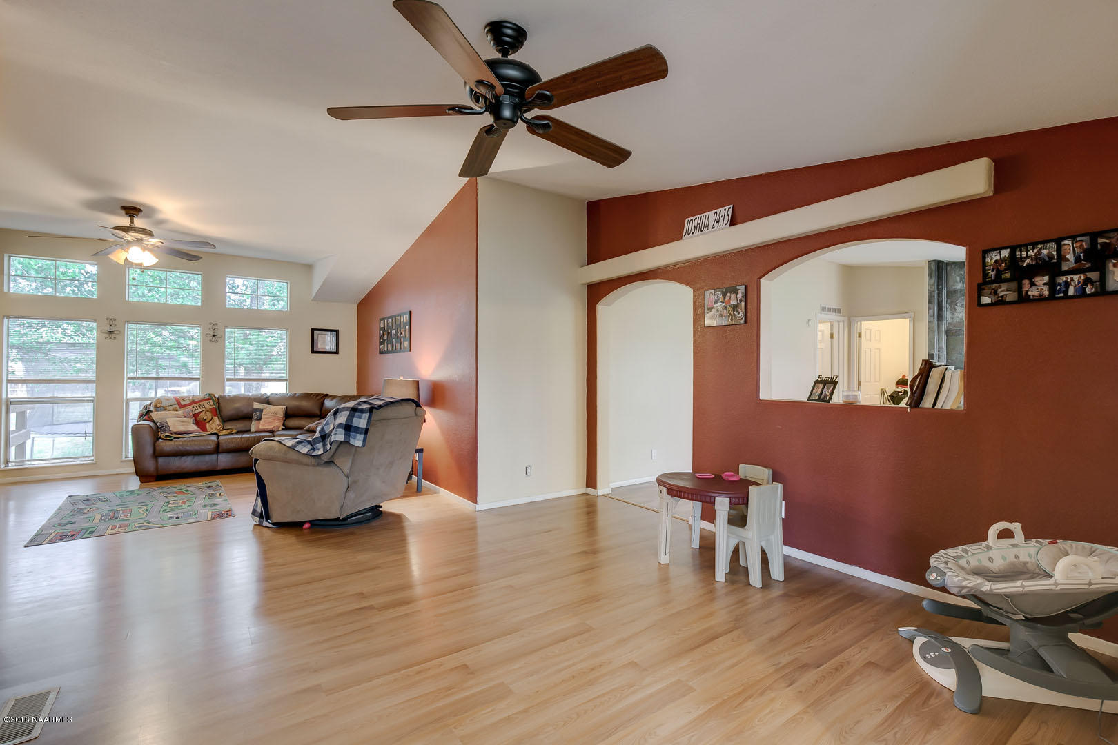 10825 Yellowjacket Road Flagstaff, AZ 86004 - Photo 8 of 28 10825_Yellowjacket_Rdg_008HiRes
