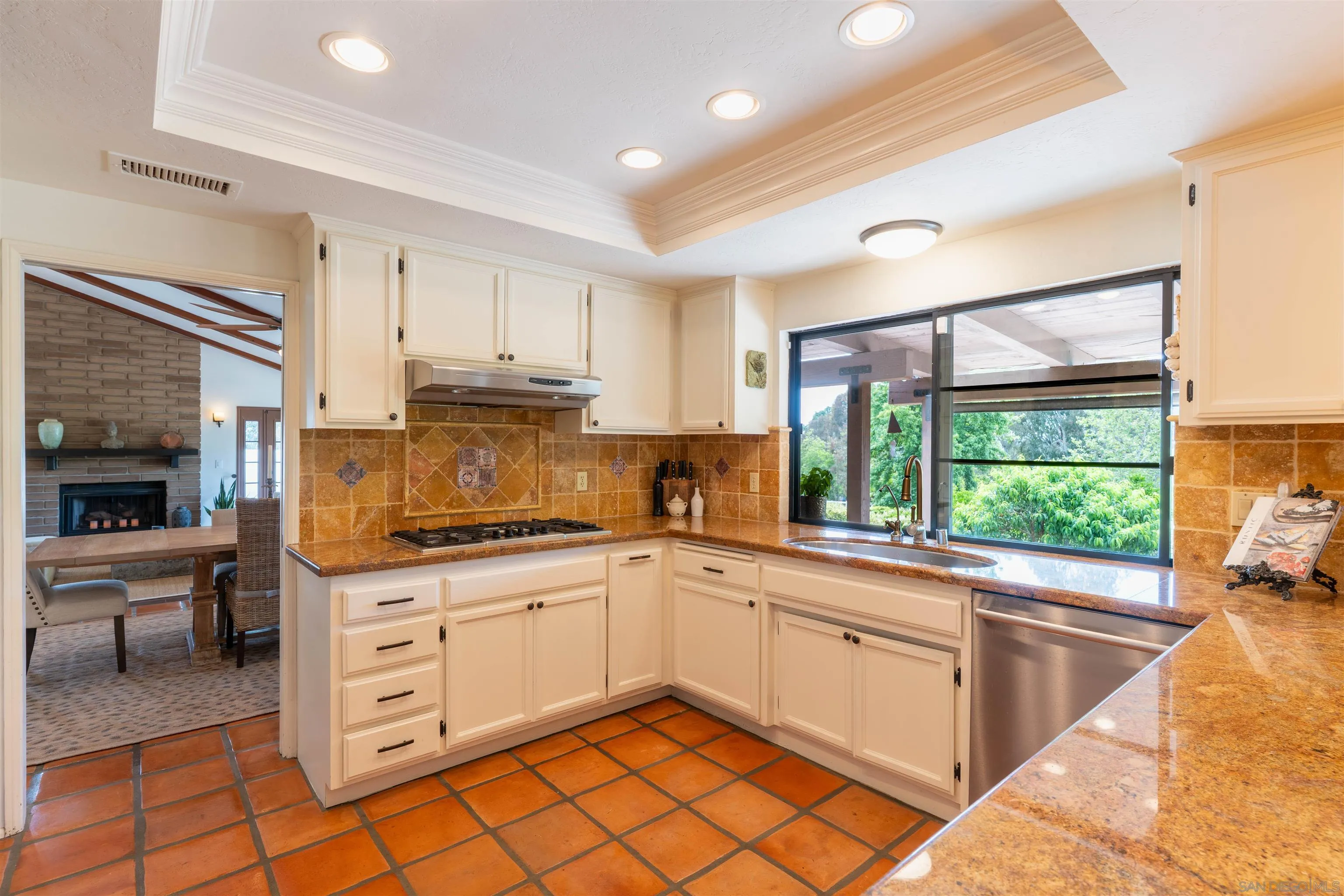 1036 Capra Way Fallbrook, CA 92028 - Photo 10 of 51 Gallery Image 10