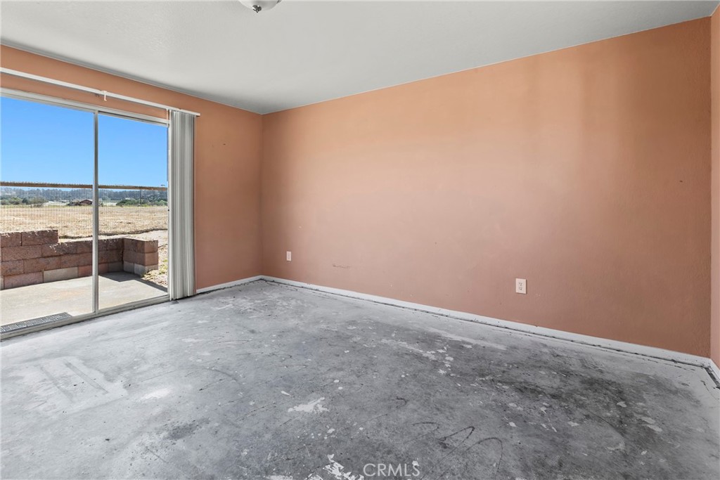 117 West El Campo Road Arroyo Grande, CA 93420 - Photo 13 of 43 a view of an empty room