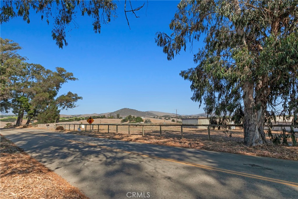 117 West El Campo Road Arroyo Grande, CA 93420 - Photo 20 of 43 a view of street with houses