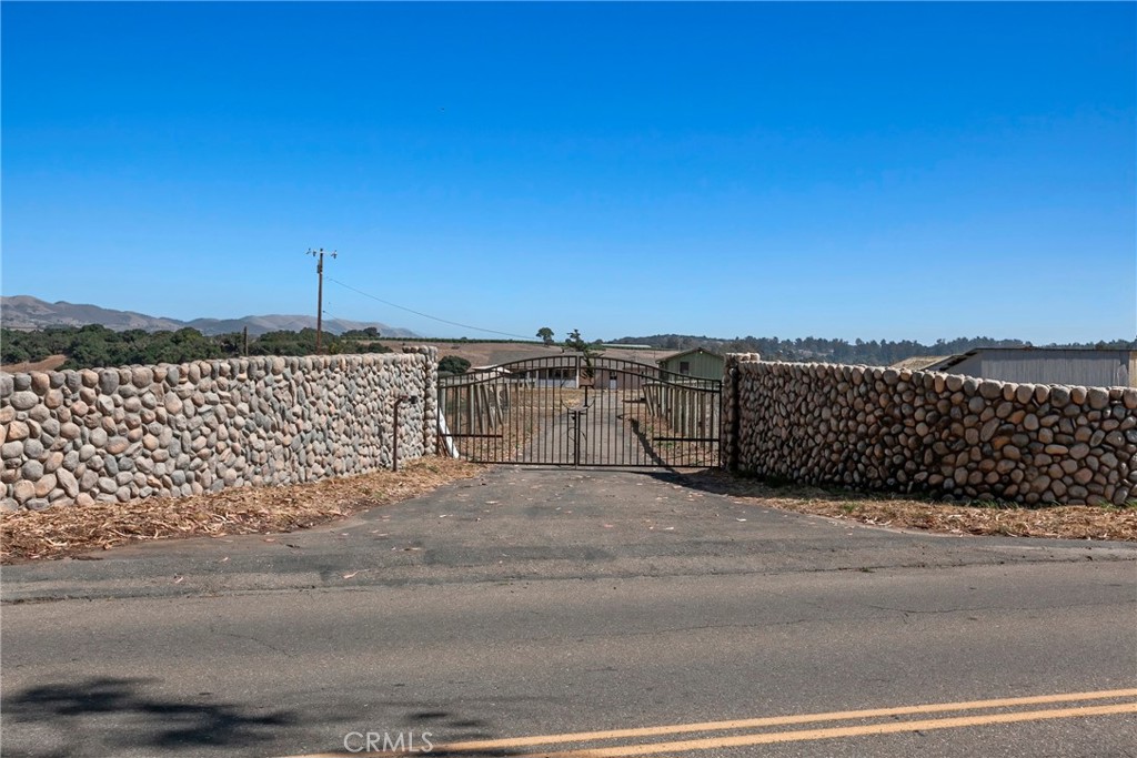117 West El Campo Road Arroyo Grande, CA 93420 - Photo 2 of 43 a view of a terrace