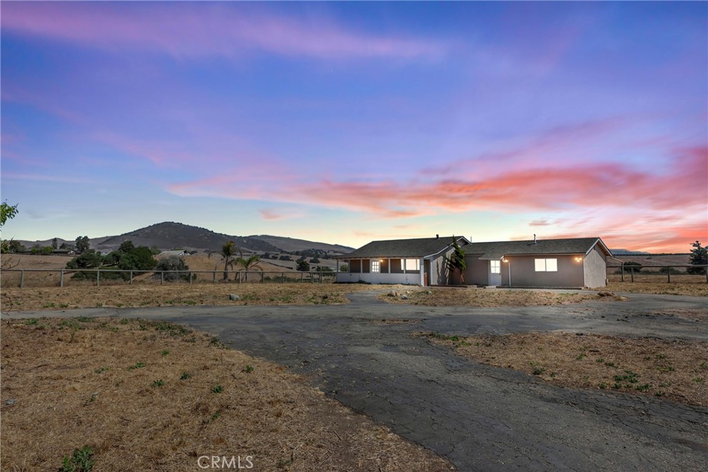 117 West El Campo Road Arroyo Grande, CA 93420 - Photo 32 of 43 a view of dirt road with a building in the background