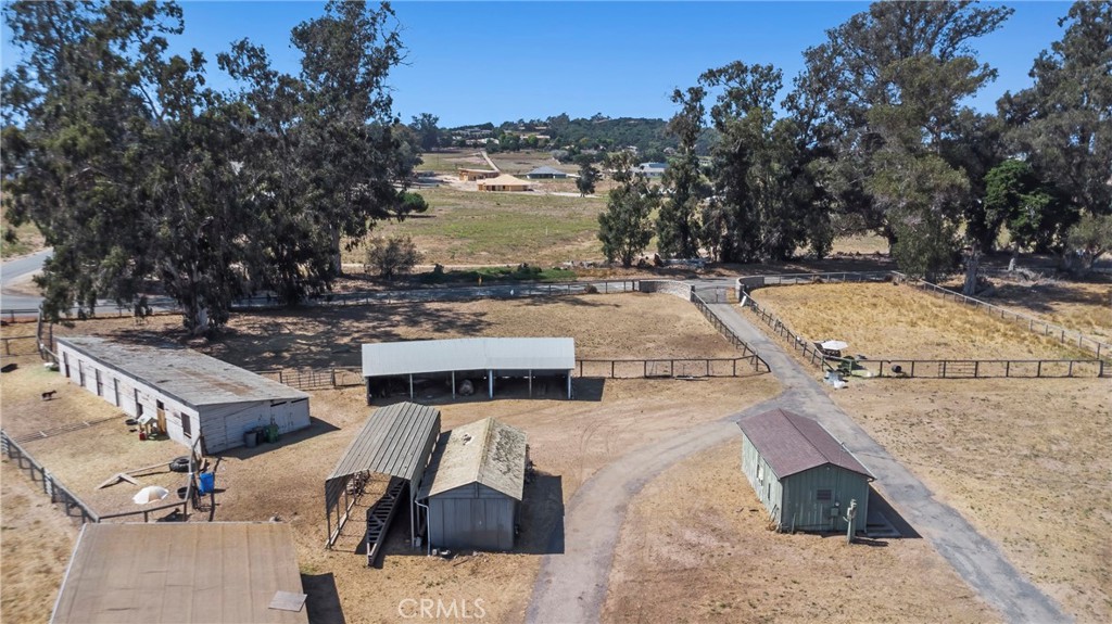 117 West El Campo Road Arroyo Grande, CA 93420 - Photo 7 of 43 a view of a patio with swimming pool