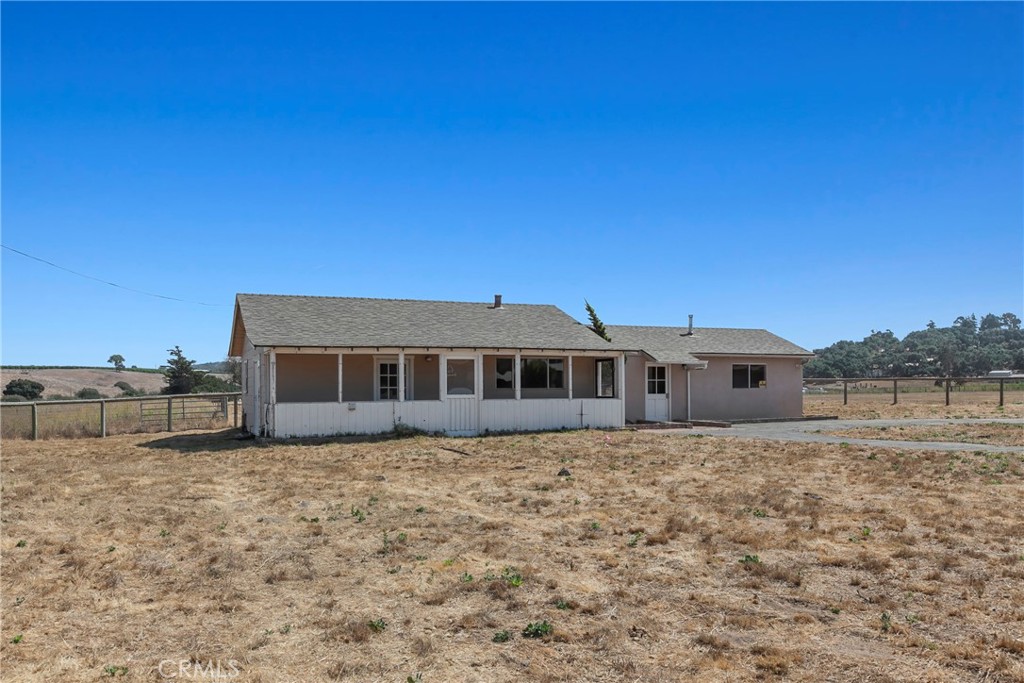 117 West El Campo Road Arroyo Grande, CA 93420 - Photo 8 of 43 a house with trees in the background