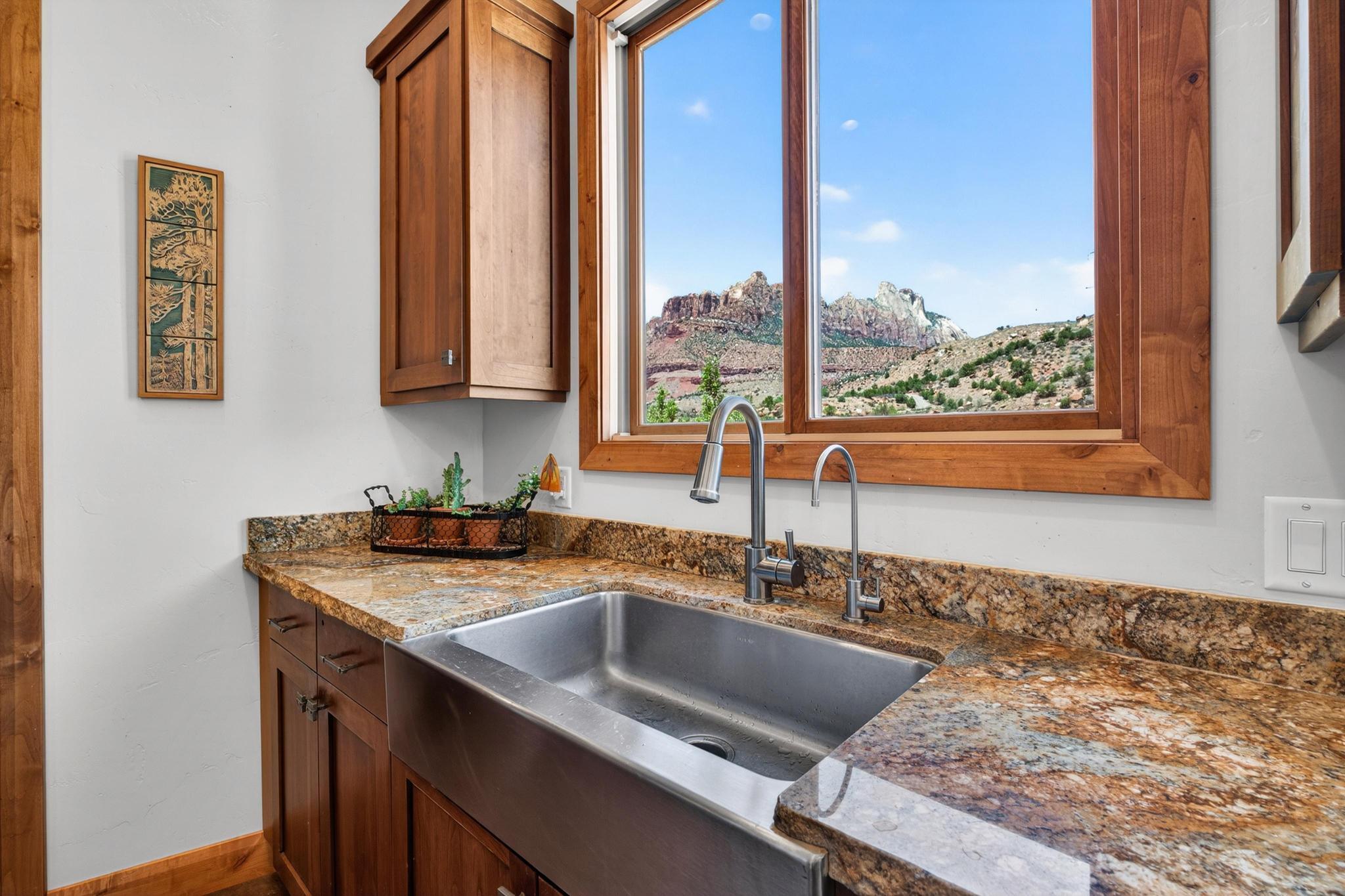 2907 Zuni Circle Springdale, UT 84767 - Photo 11 of 99 "Protected Views. End-of-Cul-de-Sac Privacy. Minutes from Zion NP."