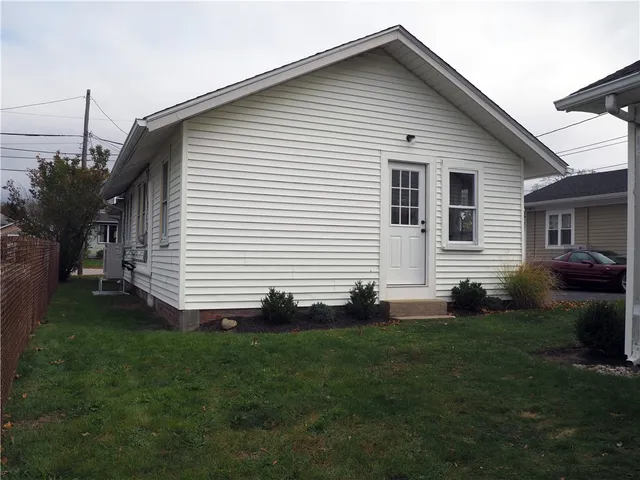 $2,200 | 74 Blanding Avenue, Barrington, RI 02806