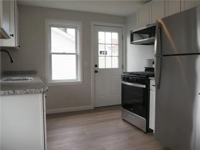 $2,200 | 74 Blanding Avenue, Barrington, RI 02806