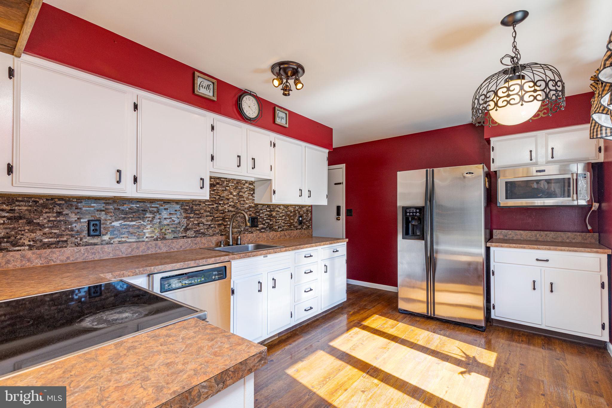 2641 Beckleysville Road Manchester, MD 21102 - Photo 12 of 56 Kitchen w/ stainless appliances