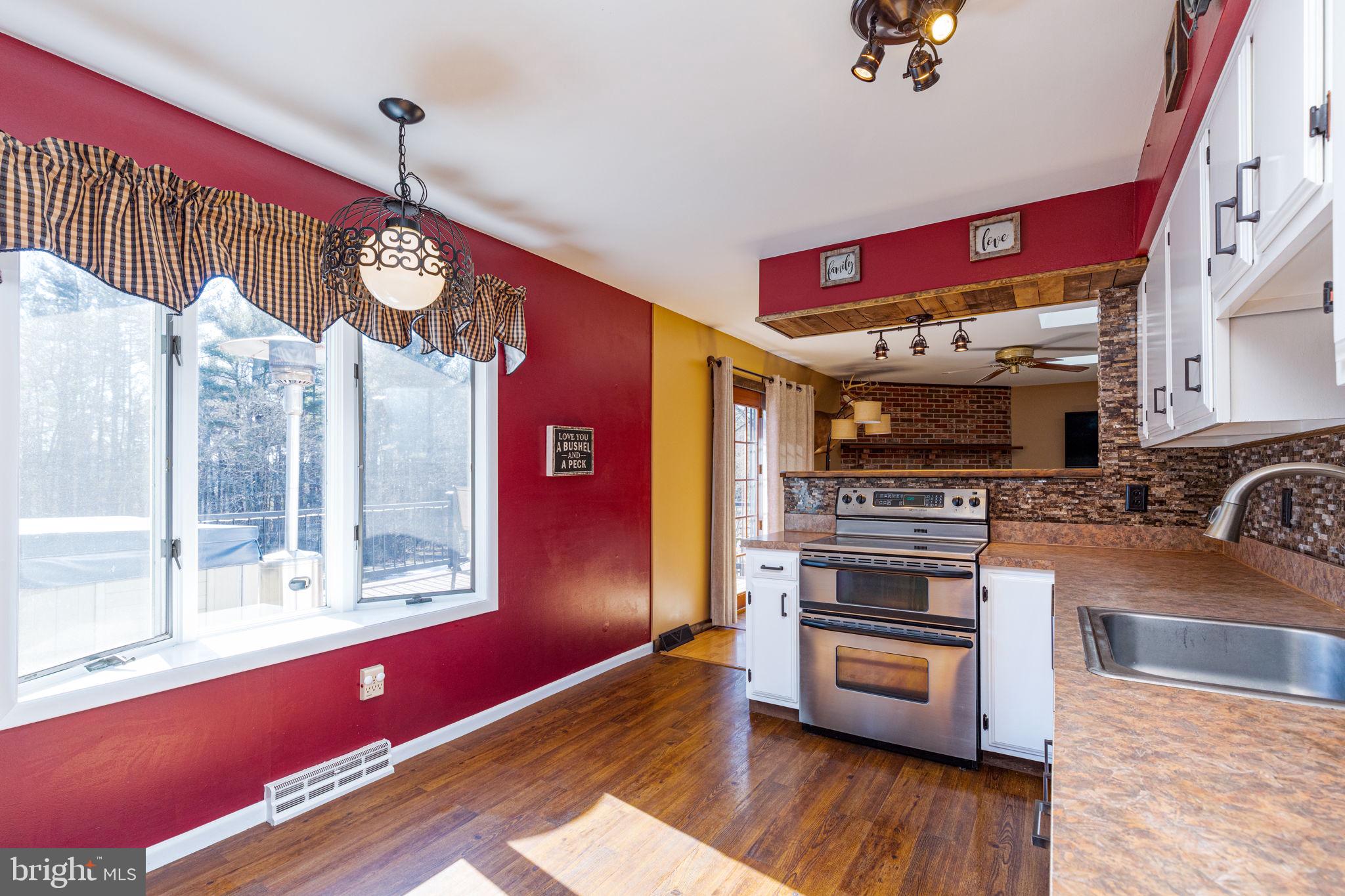 2641 Beckleysville Road Manchester, MD 21102 - Photo 14 of 56 Kitchen w/ Bay Window