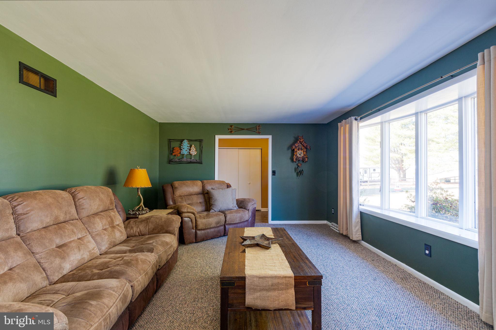 2641 Beckleysville Road Manchester, MD 21102 - Photo 7 of 56 Living Room