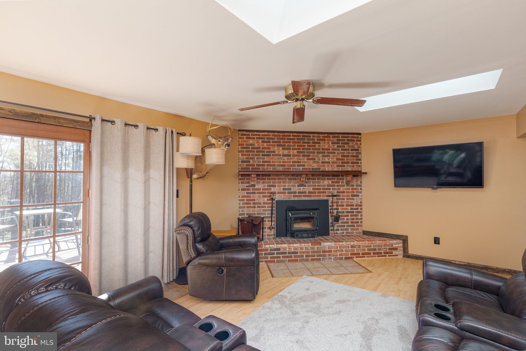 2641 Beckleysville Road Manchester, MD 21102 - Photo 10 of 56 Family Room
