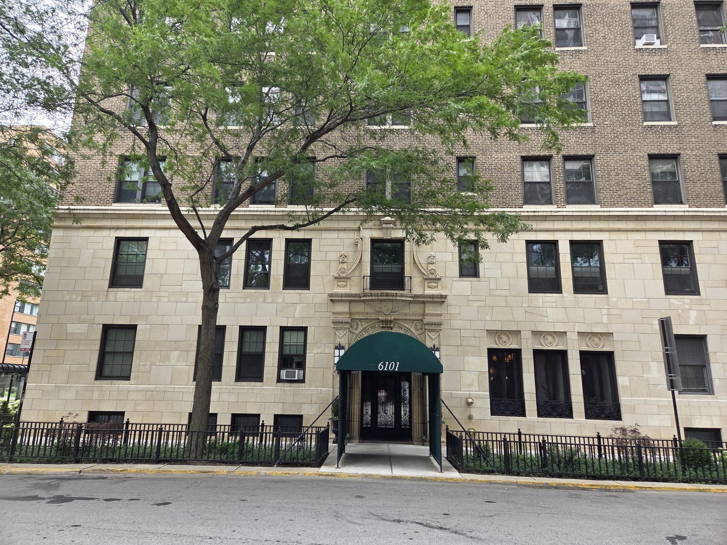 6101 North Sheridan Road, Unit 1F Chicago, IL 60660 - Photo 1 of 20