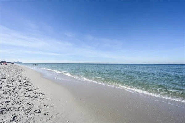 $2,950,000 | 6597 Nicholas Boulevard, Unit 1002, Naples, FL 34108