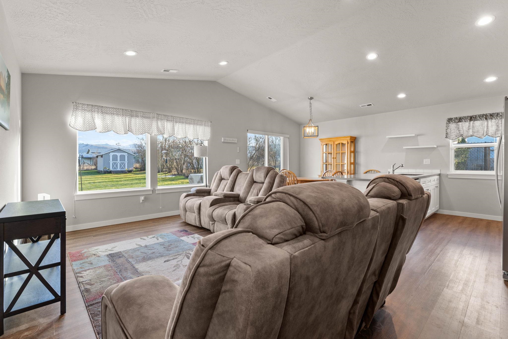 419 South Barker Road, Unit 421 Spokane Valley, WA 99016 - Photo 7 of 31 Gallery Image 7