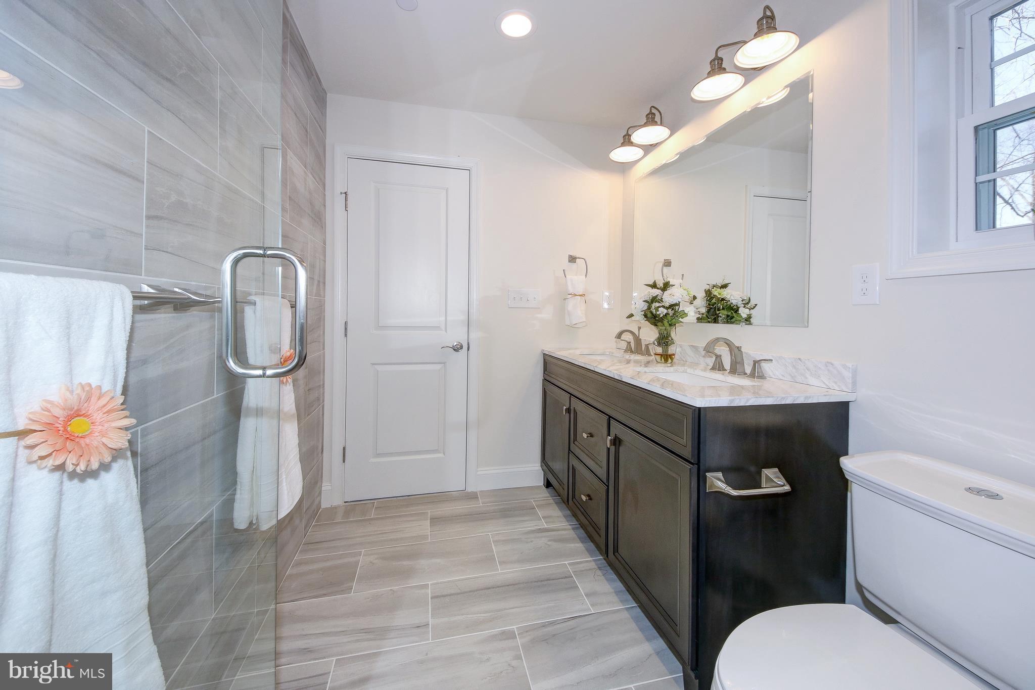 1200 Locust Lane Edgewater, MD 21037 - Photo 11 of 29 Bath (Master)