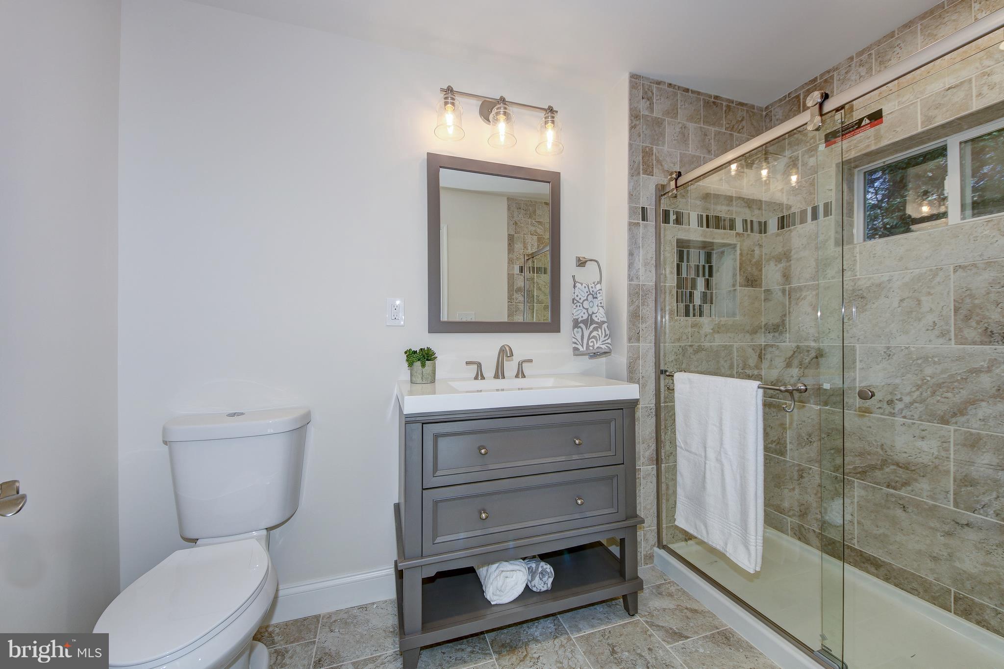 1200 Locust Lane Edgewater, MD 21037 - Photo 12 of 29 Bath