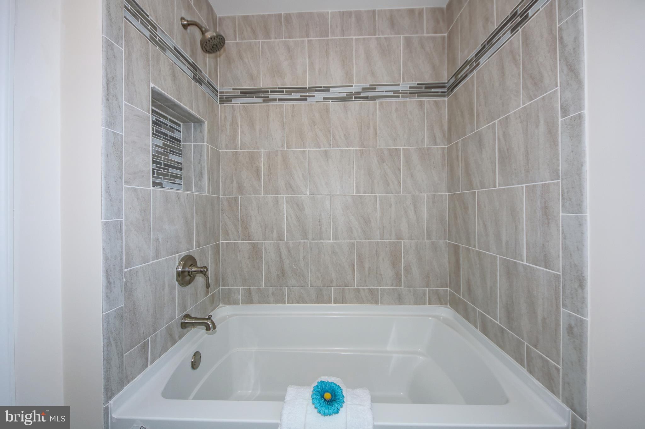 1200 Locust Lane Edgewater, MD 21037 - Photo 15 of 29 Bath