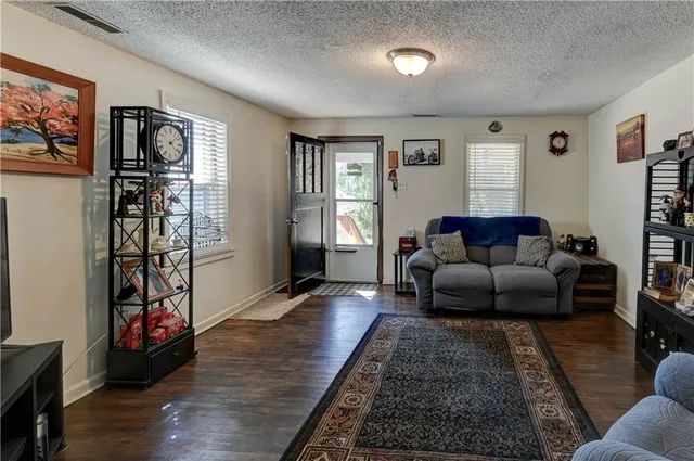 $139,700 | 928 Dakota Street, Leavenworth, KS 66048