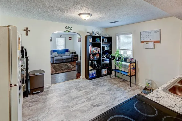 $139,700 | 928 Dakota Street, Leavenworth, KS 66048