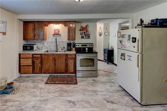 $139,700 | 928 Dakota Street, Leavenworth, KS 66048