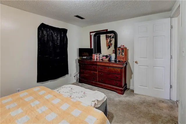 $139,700 | 928 Dakota Street, Leavenworth, KS 66048