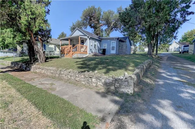$139,700 | 928 Dakota Street, Leavenworth, KS 66048