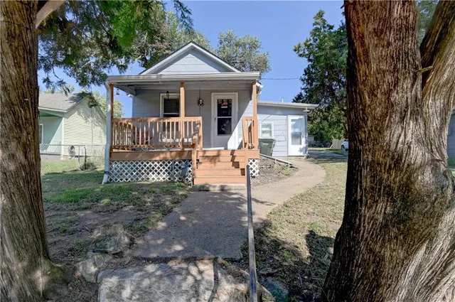 $139,700 | 928 Dakota Street, Leavenworth, KS 66048